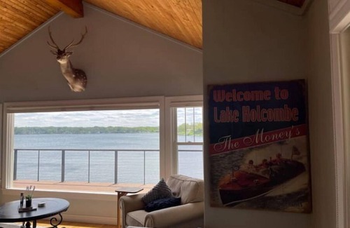 Delavan Lake House | Delavan Lakefront!