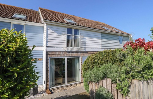 Freshwater Cottage | DELAWARE M2, family friendly, country holiday cottage in Yarmouth