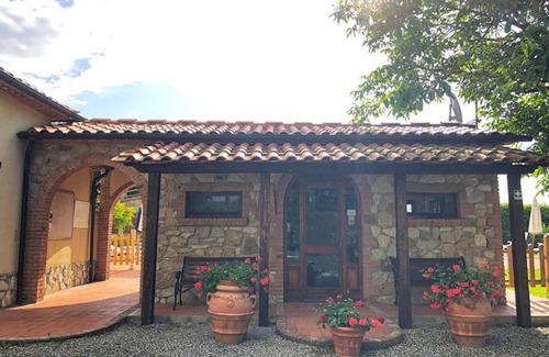 Montecatini Val di Cecina Apartment | Delightful accommodation with restaurant in Tuscan countryside and close to the sea.