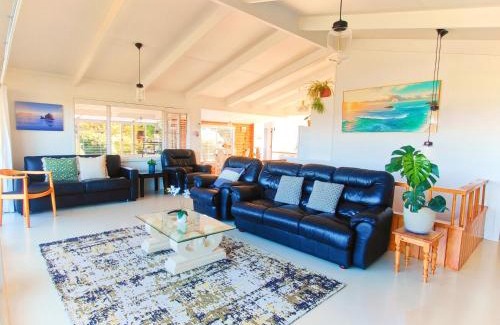 Hilltop House | Delight in Birch-Lake View Holiday Home
