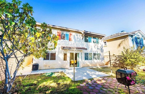 Fontana House | Delight on Jamestown Circle #41327