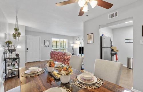 Fort Worth Apartment | Delightful 1BD: TCU Walkable, Charming & Joyous!