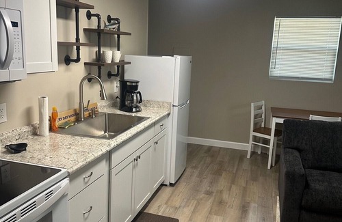 Salt Springs Cabin | Delightful 2 bed cabin with AC in Salt Springs - other cabins available