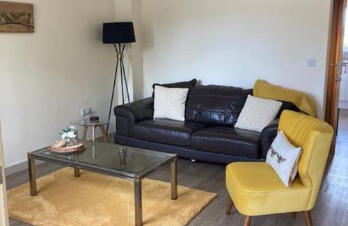 Hanham House | Delightful 2 bedroom house between Bristol & Bath