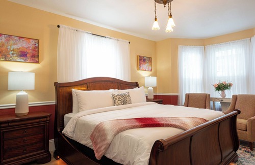 Beverly Apartment | Delightful 3-Bed 1st Floor