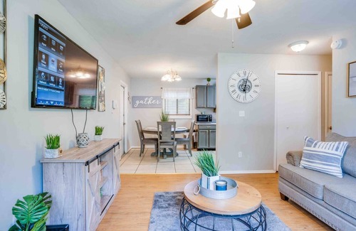 Tallahassee House | Delightful 3-bedroom house walking distance to FSU/Doak
