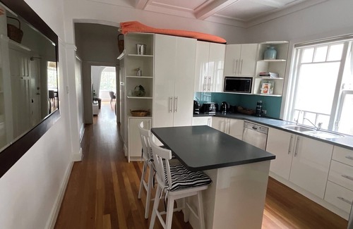 Coogee Apartment | Delightful 3-bedroom apartment in Coogee, barefoot walk to sand.