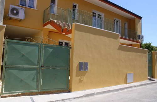 Pula Apartment | Delightful apartment near the center and the beaches. Free WiFi.