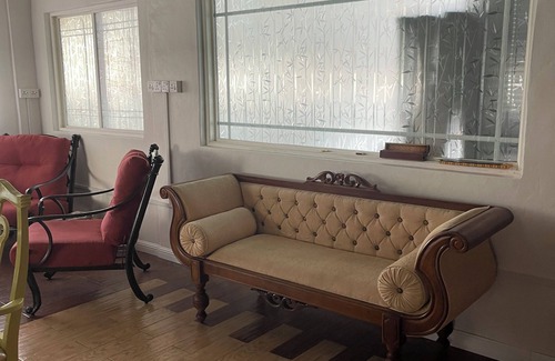 Bambalapitiya Apartment | Delightful apartment with AC in charming Colombo