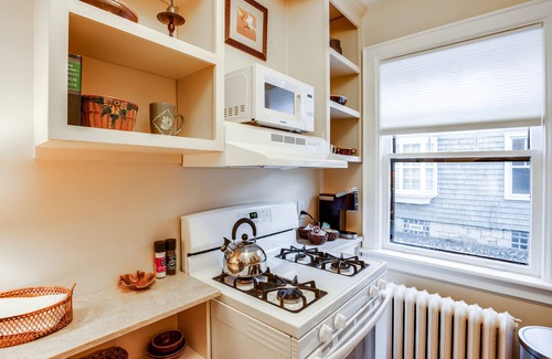 Rochester Apartment | Delightful Apt in Classic Tudor