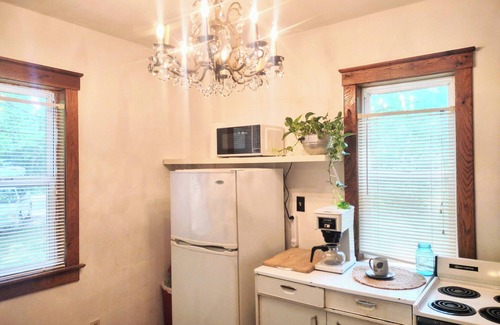 Carbondale Cabin | Delightful Cabin near a wildlife refuge, 6 miles to Carbondale Illinois.