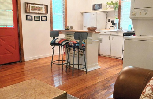 Carbondale Cabin | Delightful Cabin near a wildlife refuge, 6 miles to Carbondale Illinois.