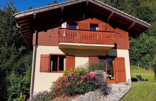 Le Biot Ski Chalet | Delightful Chalet, village location, garden, parking, views and WiFi