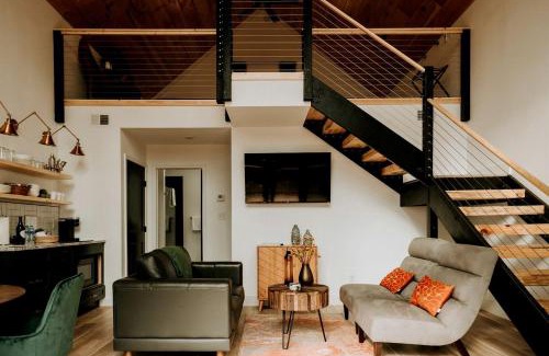 Gatlinburg - Pigeon Forge House | Delightful Cottage Ideal for Small Groups in Sevierville, Tennessee