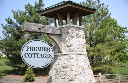 Millersburg Cottage | Delightful Cottage With Seasonal Pool/Hot Tub