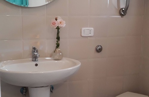 Palinuro House | Delightful double room with private bathroom for beach holidays