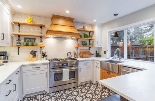 Newberg House | Delightful Downtown Retreat in the Willamette Wine Country