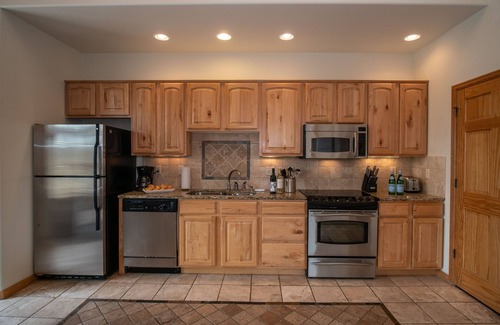 Stanley Hills Condo | Delightful home complete with fireplace, private hot tub, jetted tub, and views