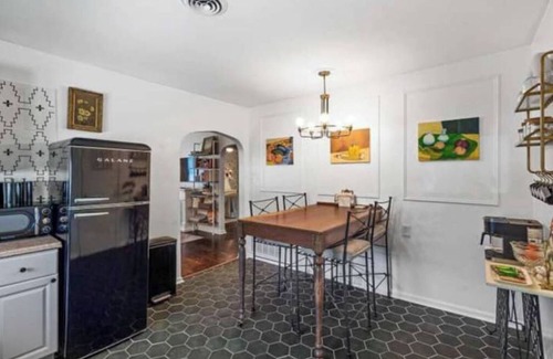 Columbia House | Delightful home in downtown COMO