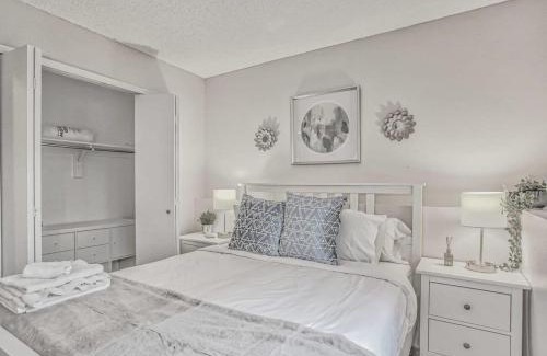 Broadmoor House | Delightful Home Amazing Location Extended Stay