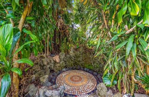 Holualoa House | Delightful island escape w/furnished deck, hot tub, ocean views, & kitchenette
