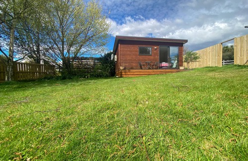 Lake Hawea Cabin | Delightful Lake Hawea Studio Cabin