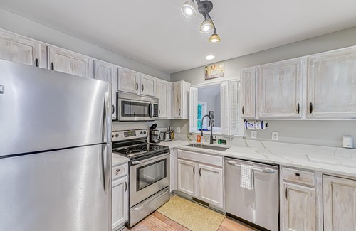 Livingston House | Delightful lakefront abode with private dock, kayak & deck - dog-friendly