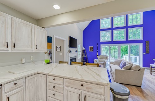 Livingston House | Delightful lakefront abode with private dock, kayak & deck - dog-friendly