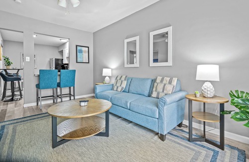 St. Charles Historic District Apartment | Delightful One-Bedroom Sanctuary Near Main Street