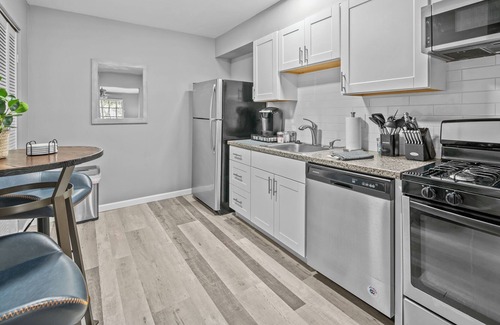 St. Charles Historic District Apartment | Delightful One-Bedroom Sanctuary Near Main Street