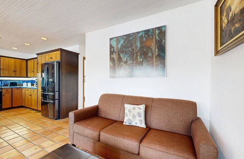 Nehalem House | Delightful Riverfront House with Deck, Gas Grill, Washer & Dryer
