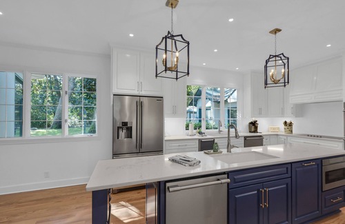 Sea Island House | Delightful Sea Island Beach Cottage, Private Pool, Hot Tub & Steps from Beach