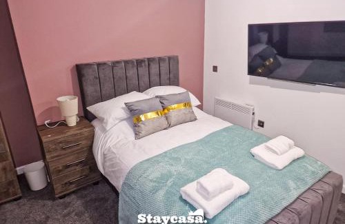 Manchester House | Delightful Spacious Haven With Large Driveway