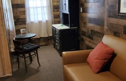 Pikeville Cottage | Delightful Tiny Cabin