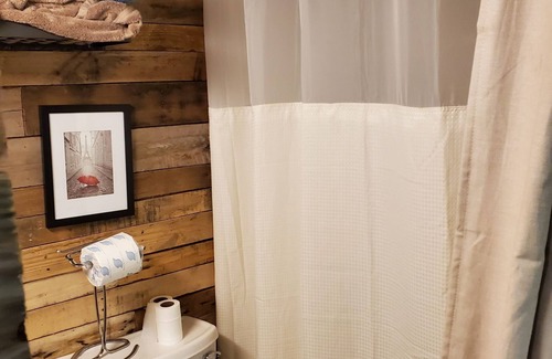 Pikeville Cottage | Delightful Tiny Cabin