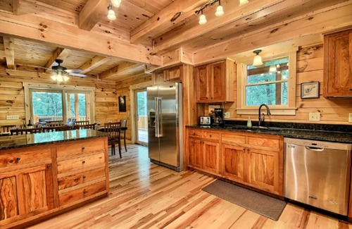 Logan House | Delightful Vacation Cabin Perfect for a Large Group near Ash Cave, Ohio