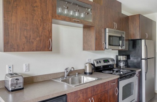 Wallingford Apartment | Delightful Wallingford Jr 1BR w/Rooftop, nr Bars, by Blueground