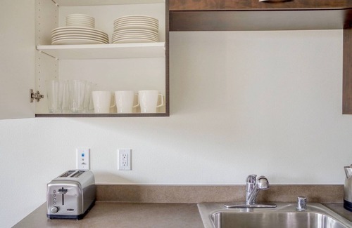 Wallingford Apartment | Delightful Wallingford Jr 1BR w/Rooftop, nr Bars, by Blueground