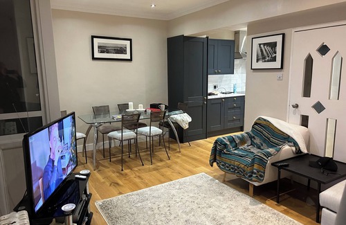 Warwick Apartment | Delightful & Well-located 2BD Flat Central Pimlico