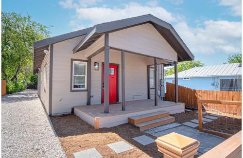 Denver Heights House | Delightfully Renovated 4 BR2 BA Near DT Riverwalk