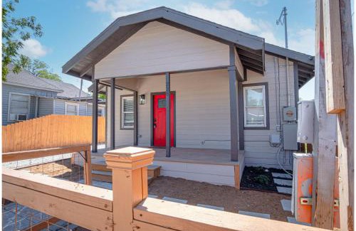 Denver Heights House | Delightfully Renovated 4 BR2 BA Near DT Riverwalk