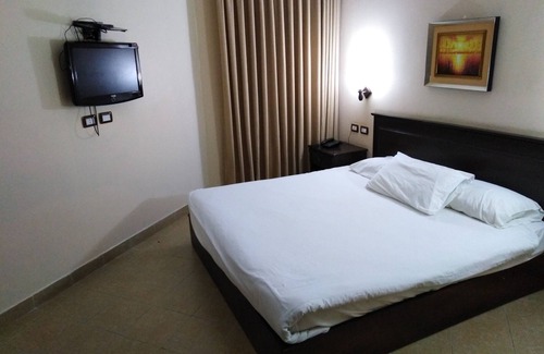 Madaba Hotel | Delilah Hotel/Deluxe Studio with private bathroom and Shared kitchen