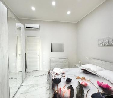 Naples House | Dell orma del vesuvio