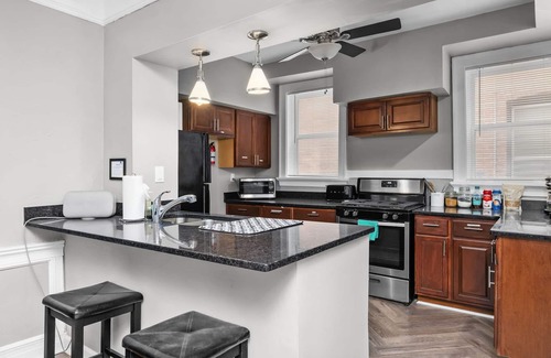 St. Louis Apartment | Delmar Dreams: Boutique Stay by Forest Park!