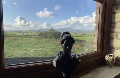 Burnley House | Delph Cottage set in lovley hamlet of Briercliffe