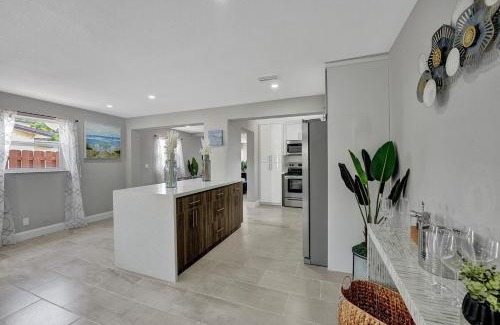 Delray Beach House | Delray Beach 4Bed Home Football Games Backyard