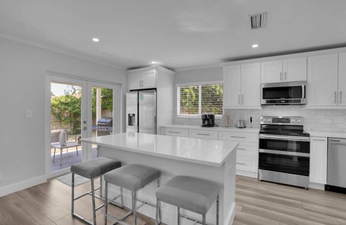 Tropic Palms House | Delray Oasis: Pool + Hot Tub
