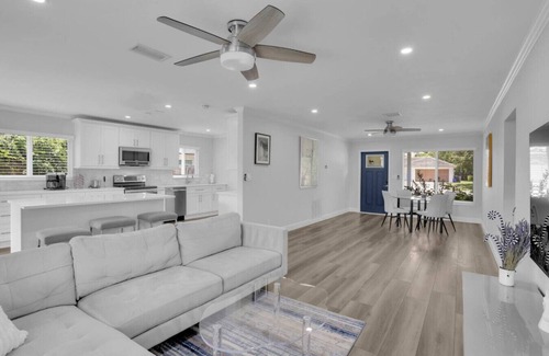Tropic Palms House | Delray Oasis: Pool + Hot Tub