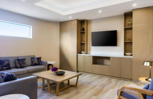 Ontario Hotel | Delta Hotels by Marriott Ontario Airport