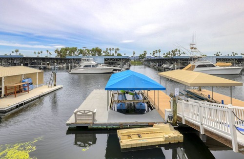 Discovery Bay House | Delta Waterfront Contemporary Family Retreat - New 2023!